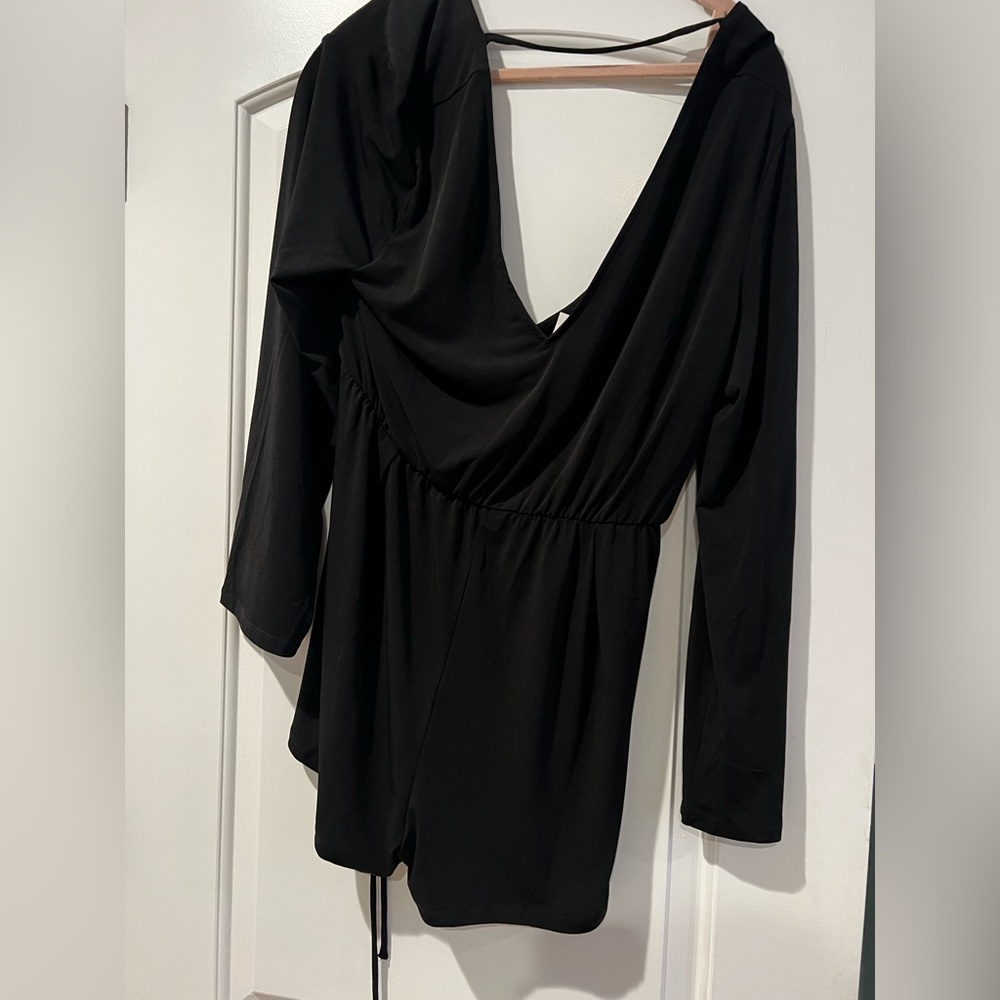 ***NWT*** H&M divided king sleeve romper